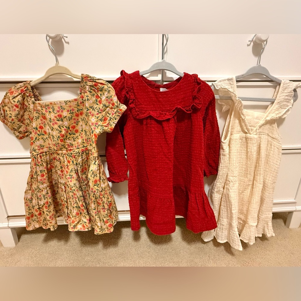 Bundle of toddler dresses sz18-24 months EUC